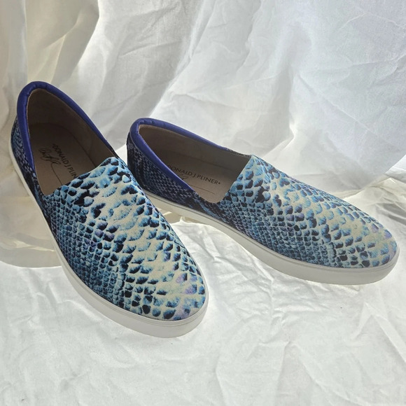 Donald J Pliner Neakers EUC - Picture 7 of 13